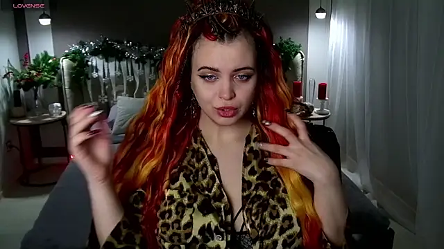 Miss Maya Mils online show from 31, 12, 2024