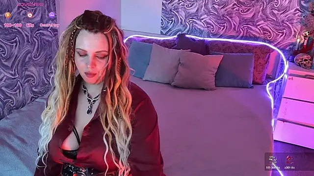 Miss Maya Mils online show from 11, 6, 2026