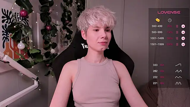 Snapshot of enigma_mia chatting on 6, 12, 2024 enigma mia online show from 6, 12, 2024