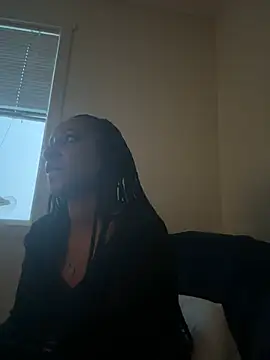 Snapshot of Your_Paris chatting on 8, 2, 2025 Your Paris online show from 8, 2, 2025