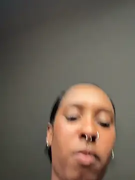 Snapshot of Your_Paris chatting on 9, 3, 2025 Your Paris online show from 9, 3, 2025