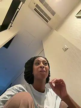 Your Paris online show from 28, 2, 2026