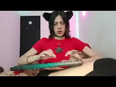 lucydreamm online show from 2, 10, 2025