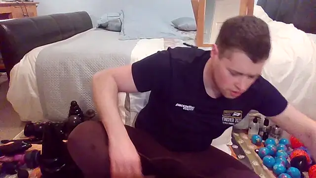 Snapshot of AnalLove1990 chatting on 8, 11, 2025 AnalLove1990 online show from 8, 11, 2025