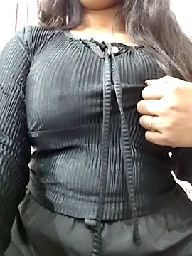 Snapshot of MohiniHott chatting on 8, 10, 2025 MohiniHott online show from 8, 10, 2025