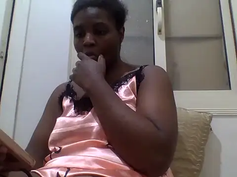 queenzuena online show from 8, 5, 2026