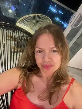 Snapshot of Leyna_liu chatting on 25, 2, 2025 Leyna liu online show from 25, 2, 2025