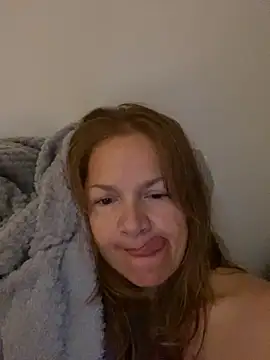 Snapshot of Leyna_liu chatting on 4, 11, 2025 Leyna liu online show from 4, 11, 2025