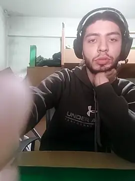 kleineid77 online show from 8, 3, 2025