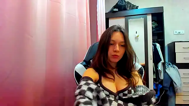 Adela Vetta online show from 10, 1, 2025