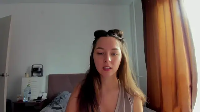 Adela Vetta online show from 12, 10, 2025