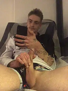 Snapshot of Simboxxx040 chatting on 1, 1, 2025 Simboxxx040 online show from 1, 1, 2025