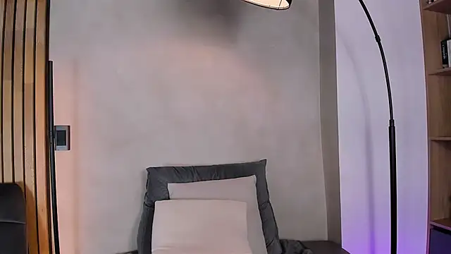 honeyhot69   online show from 8, 1, 2025