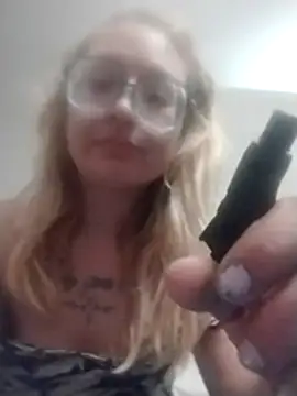 xWhoreAbleX Pika online show from 28, 10, 2025