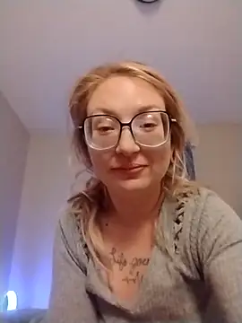 xWhoreAbleX Pika online show from 18, 12, 2025