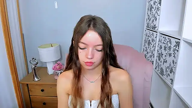 GraceLips online show from 17, 9, 2025