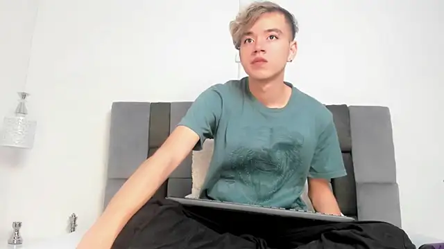Snapshot of bunny_maxi chatting on 9, 12, 2024 bunny maxi online show from 9, 12, 2024