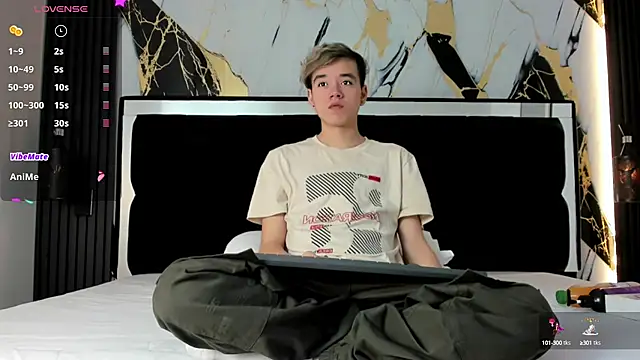Snapshot of bunny_maxi chatting on 9, 1, 2025 bunny maxi online show from 9, 1, 2025