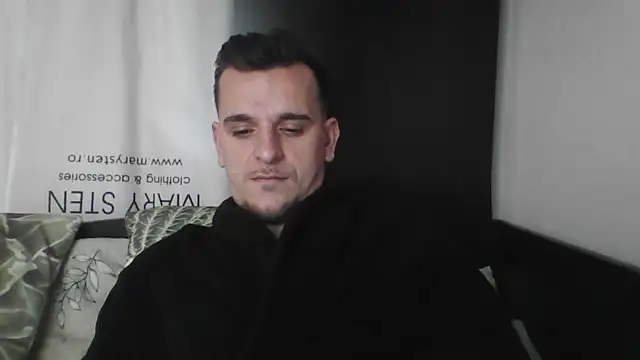 Snapshot of Huge_cock22cm chatting on 25, 1, 2025 Huge cock22cm online show from 25, 1, 2025