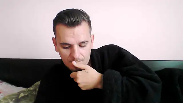 Snapshot of Huge_cock22cm chatting on 29, 9, 2025 Huge cock22cm online show from 29, 9, 2025