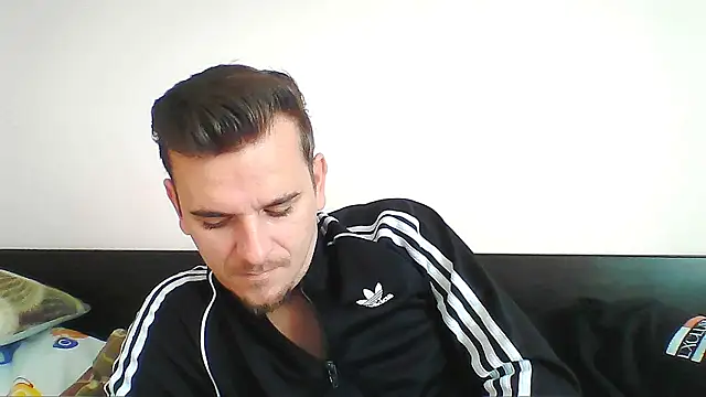 Snapshot of Huge_cock22cm chatting on 12, 10, 2025 Huge cock22cm online show from 12, 10, 2025