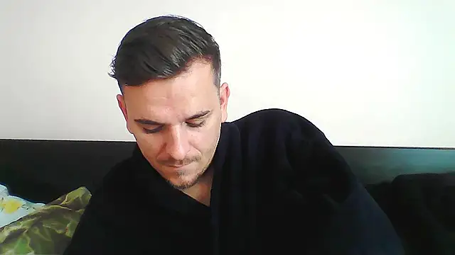 Snapshot of Huge_cock22cm chatting on 22, 10, 2025 Huge cock22cm online show from 22, 10, 2025