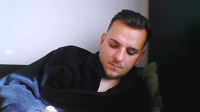 Snapshot of Huge_cock22cm chatting on 13, 11, 2025 Huge cock22cm online show from 13, 11, 2025