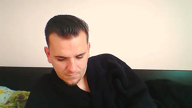 Snapshot of Huge_cock22cm chatting on 17, 11, 2025 Huge cock22cm online show from 17, 11, 2025