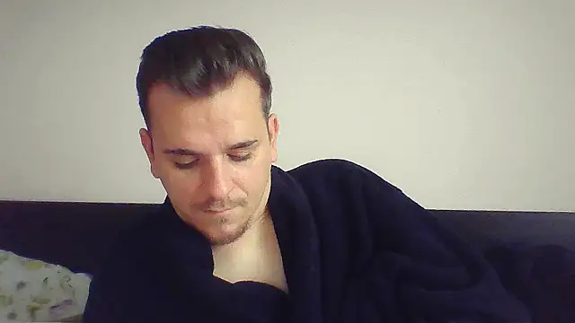 Huge cock22cm online show from 29, 11, 2025