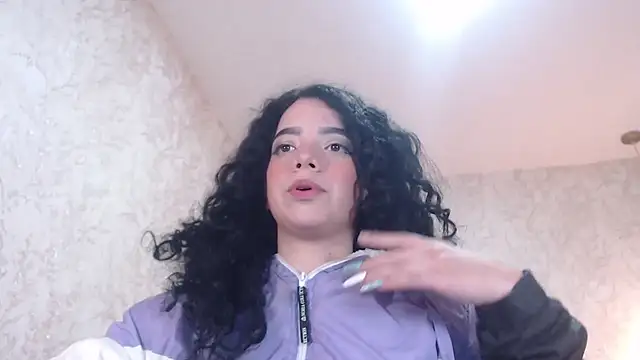 EmmaCowperr online show from 4, 1, 2025