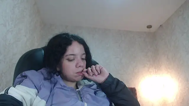 EmmaCowperr online show from 16, 1, 2025