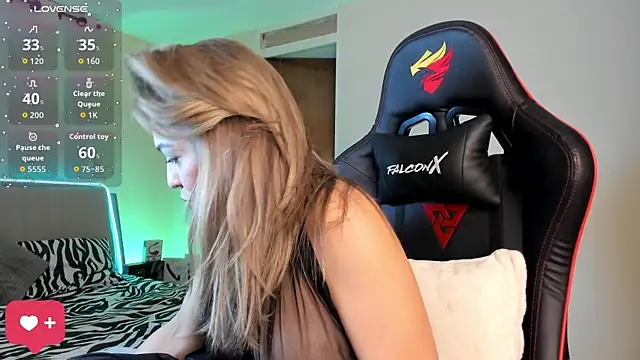 Snapshot of karimhunt chatting on 11, 10, 2025 karimhunt online show from 11, 10, 2025