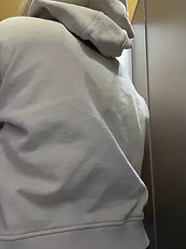 littlebitchess online show from 15, 12, 2025