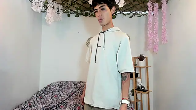 oliverhot2005 online show from 13, 9, 2025