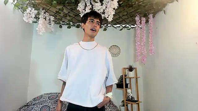 oliverhot2005 online show from 14, 9, 2025