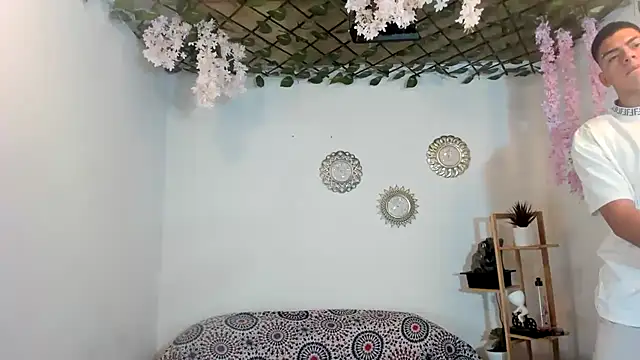 oliverhot2005 online show from 22, 9, 2025