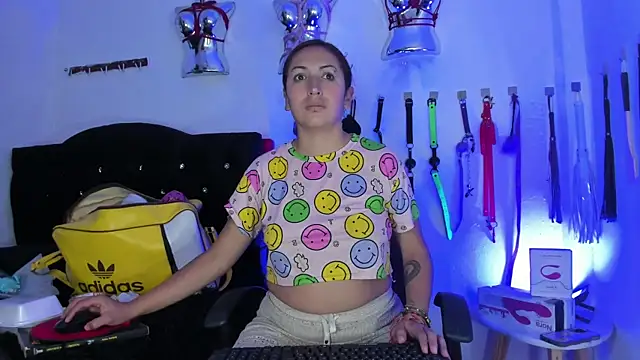 Snapshot of LucyStrike_ chatting on 4, 11, 2025 LucyStrike online show from 4, 11, 2025