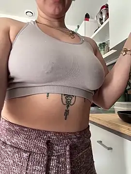 Snapshot of Luccreccia_ chatting on 23, 3, 2026 Luccreccia online show from 23, 3, 2026