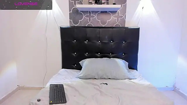 Snapshot of katybabyg chatting on 17, 12, 2025 katybabyg online show from 17, 12, 2025