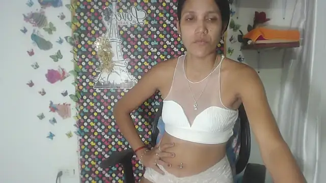 Snapshot of KamileLatinasexy chatting on 20, 2, 2025 KamileLatinasexy online show from 20, 2, 2025