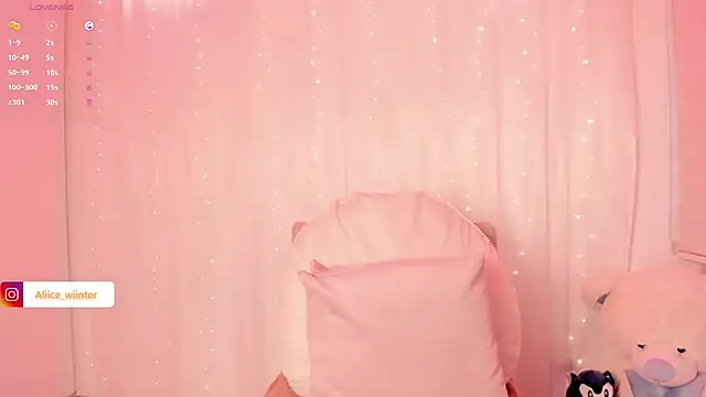 Snapshot of Alice_winter_ chatting on 3, 10, 2025 Alice winter online show from 3, 10, 2025