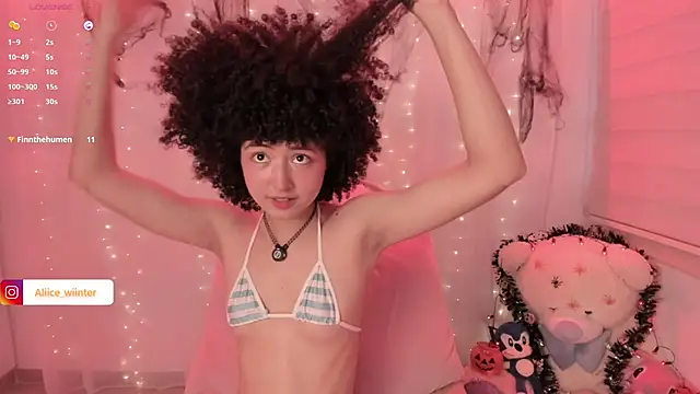 Snapshot of Alice_winter_ chatting on 23, 10, 2025 Alice winter online show from 23, 10, 2025