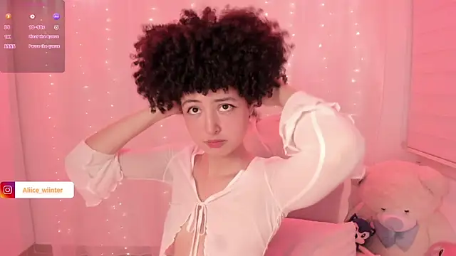 Snapshot of Alice_winter_ chatting on 5, 11, 2025 Alice winter online show from 5, 11, 2025