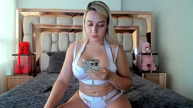 Snapshot of candy-sam28 chatting on 11, 11, 2025 candy-sam28 online show from 11, 11, 2025