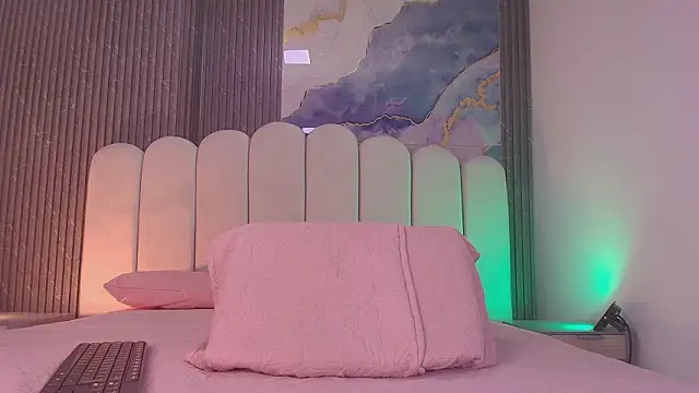 Snapshot of hot_dione chatting on 17, 3, 2026 hot dione online show from 17, 3, 2026