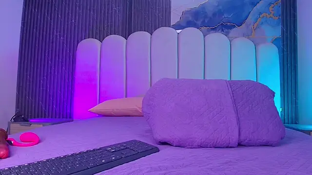 Snapshot of hot_dione chatting on 7, 4, 2026 hot dione online show from 7, 4, 2026