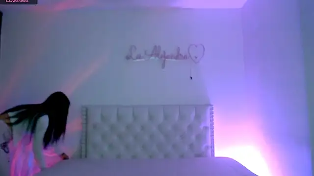 alee lenoxx online show from 28, 10, 2025