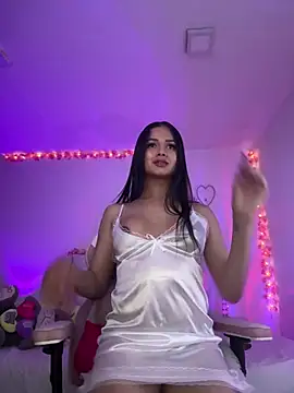 Snapshot of alee_lenoxx chatting on 15, 7, 2026 alee lenoxx online show from 15, 7, 2026