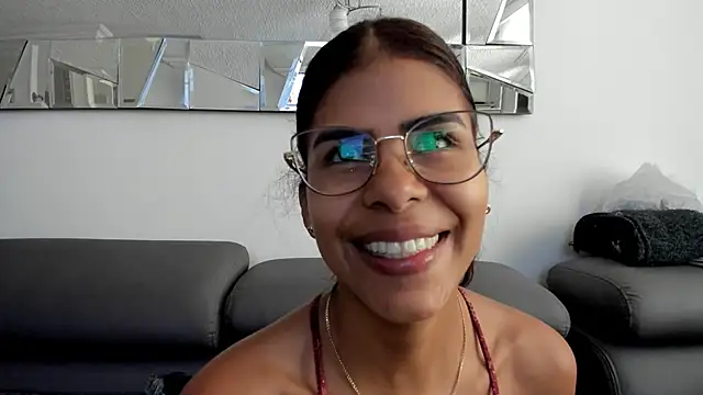 Snapshot of karlina_charlotte1 chatting on 21, 3, 2025 karlina charlotte1 online show from 21, 3, 2025