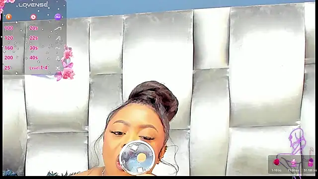 CamilaBenitez online show from 20, 2, 2026